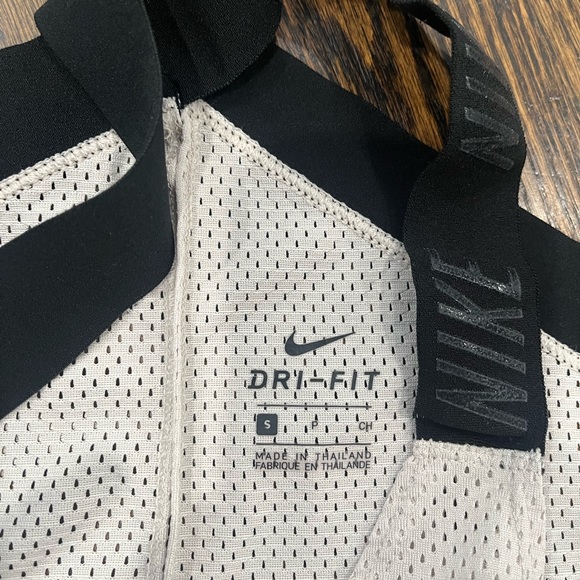 Nike Mesh Tank Top - Picture 4 of 4